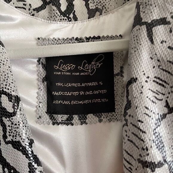 Lusso Leather womans grey snake print leather jacket size M - Picture 5 of 10